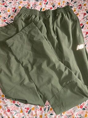 New Balance Olive Green Men's Jogger Pants with Reflective NB